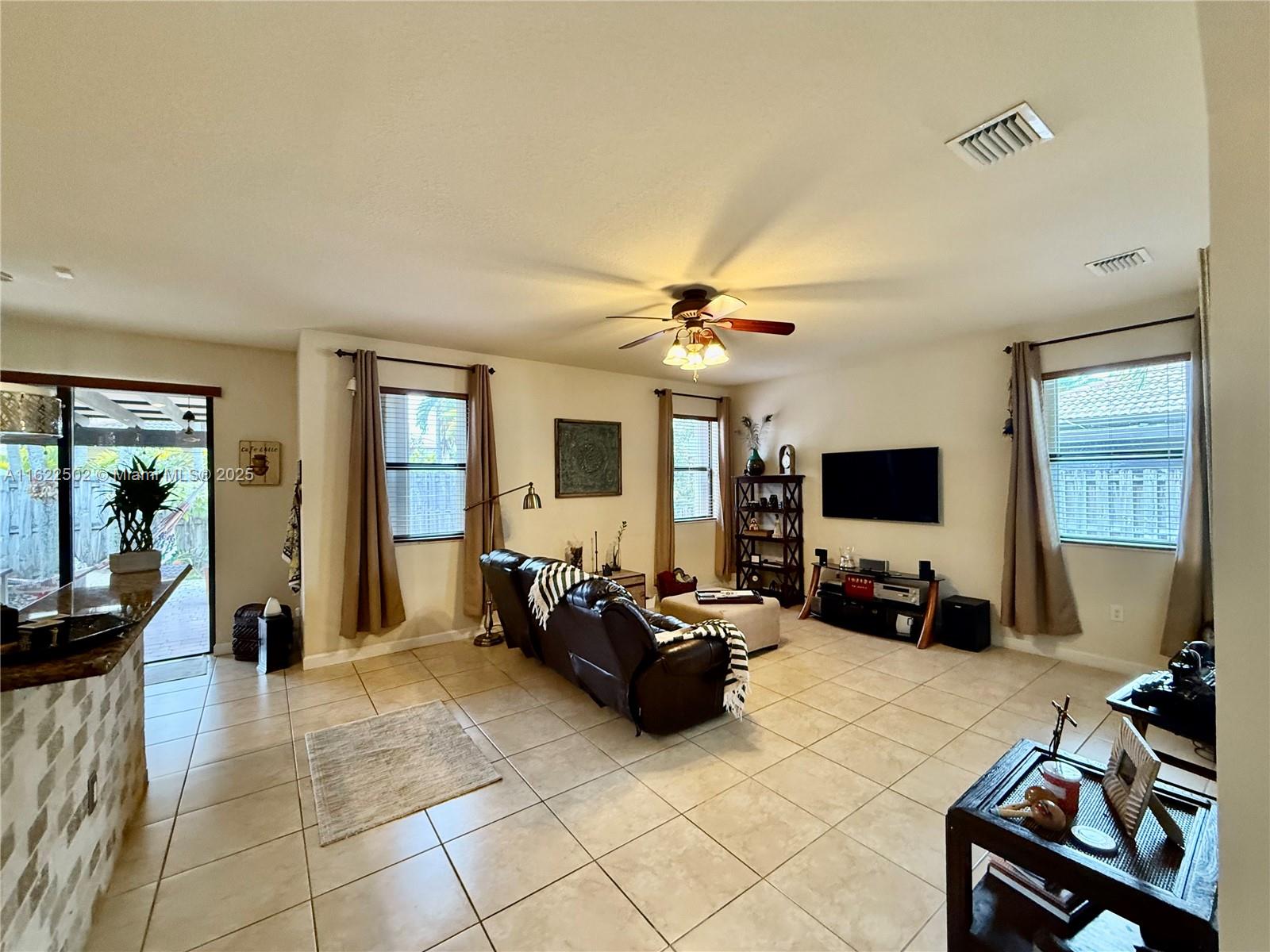 11922 Sw 154th Path Property Photo 8