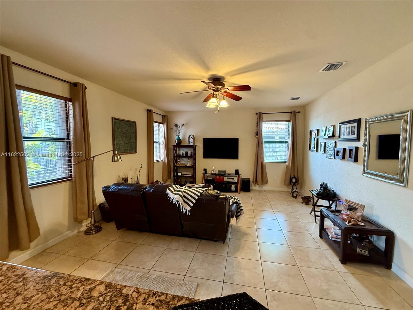 11922 Sw 154th Path Property Photo 9