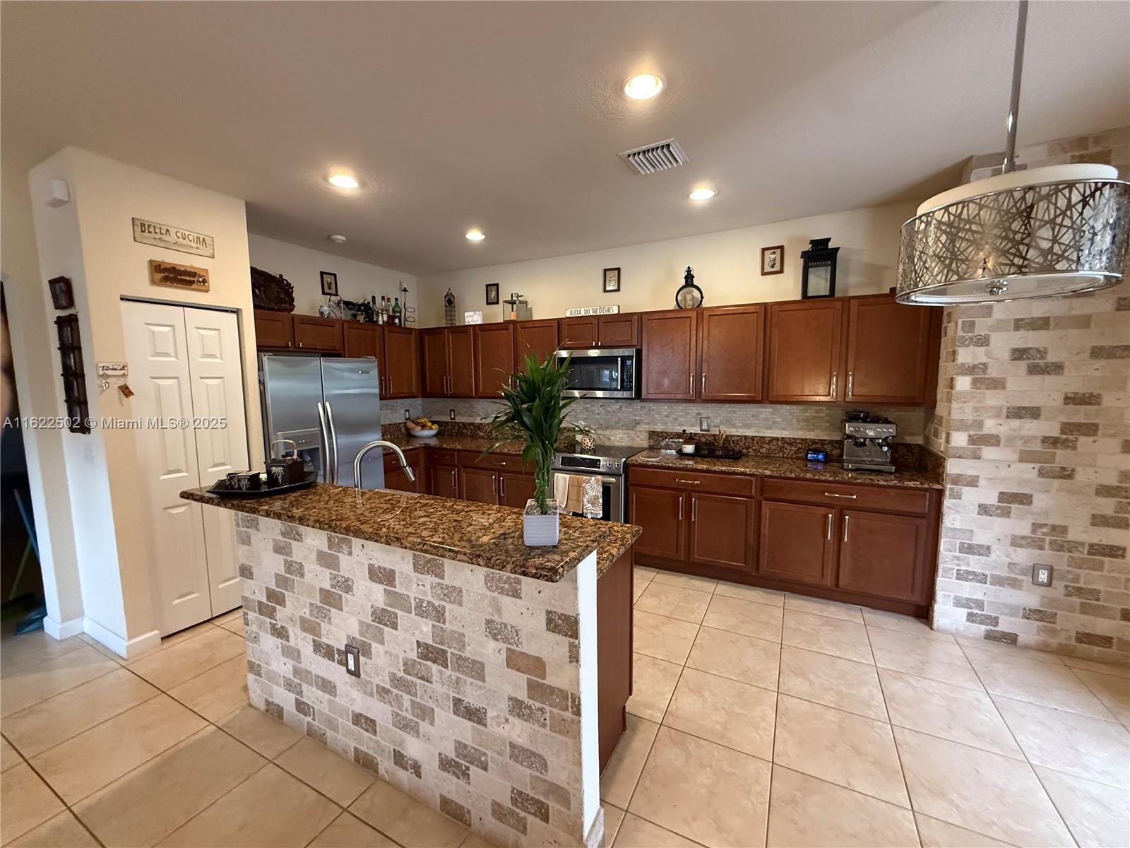 11922 Sw 154th Path Property Photo 10