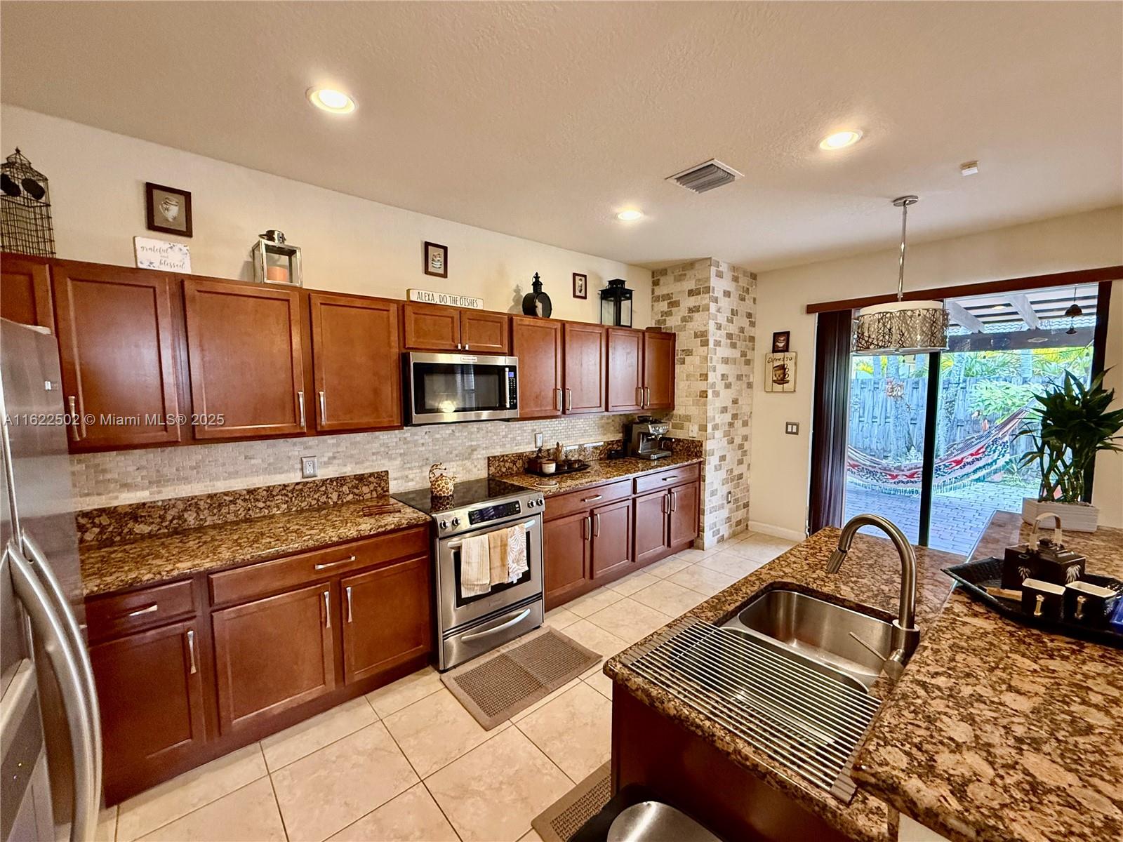 11922 Sw 154th Path Property Photo 15