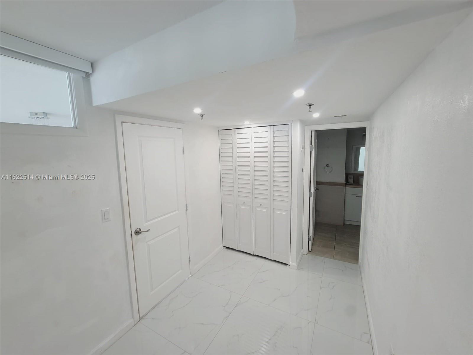 555 Ne 15th St 30f Property Photo 37