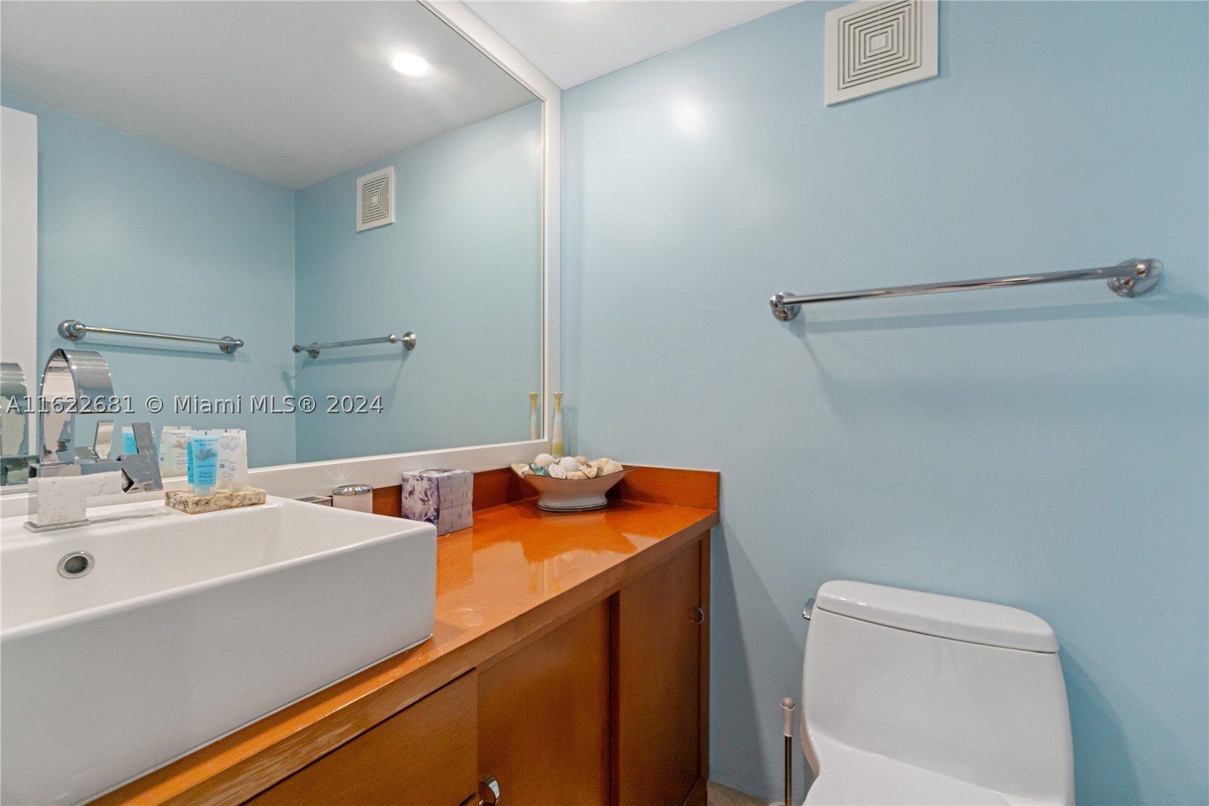 100 Lincoln Rd 1422 Property Photo 14