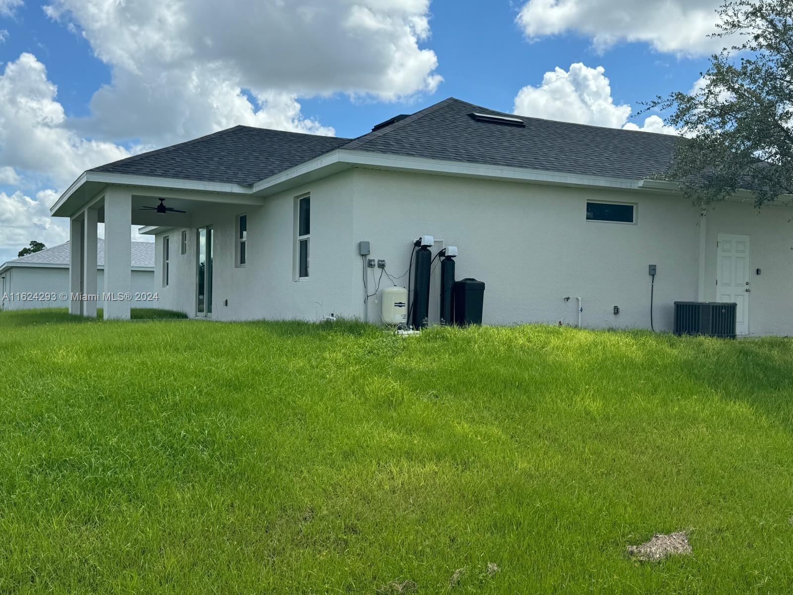 2044 Crawford Ave N Property Photo 16