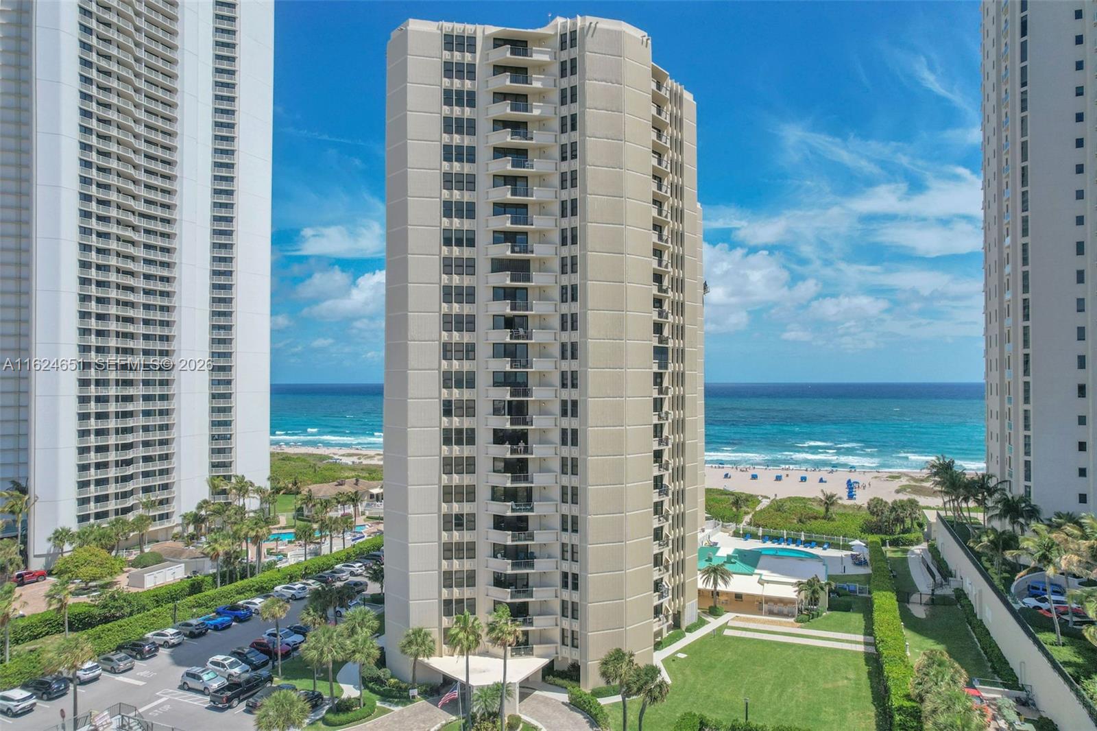 2800 N Ocean Dr B-15c Property Photo 4