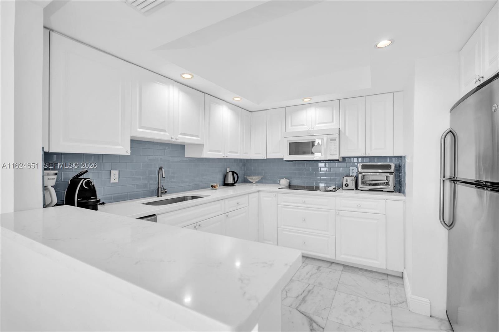 2800 N Ocean Dr B-15c Property Photo 10