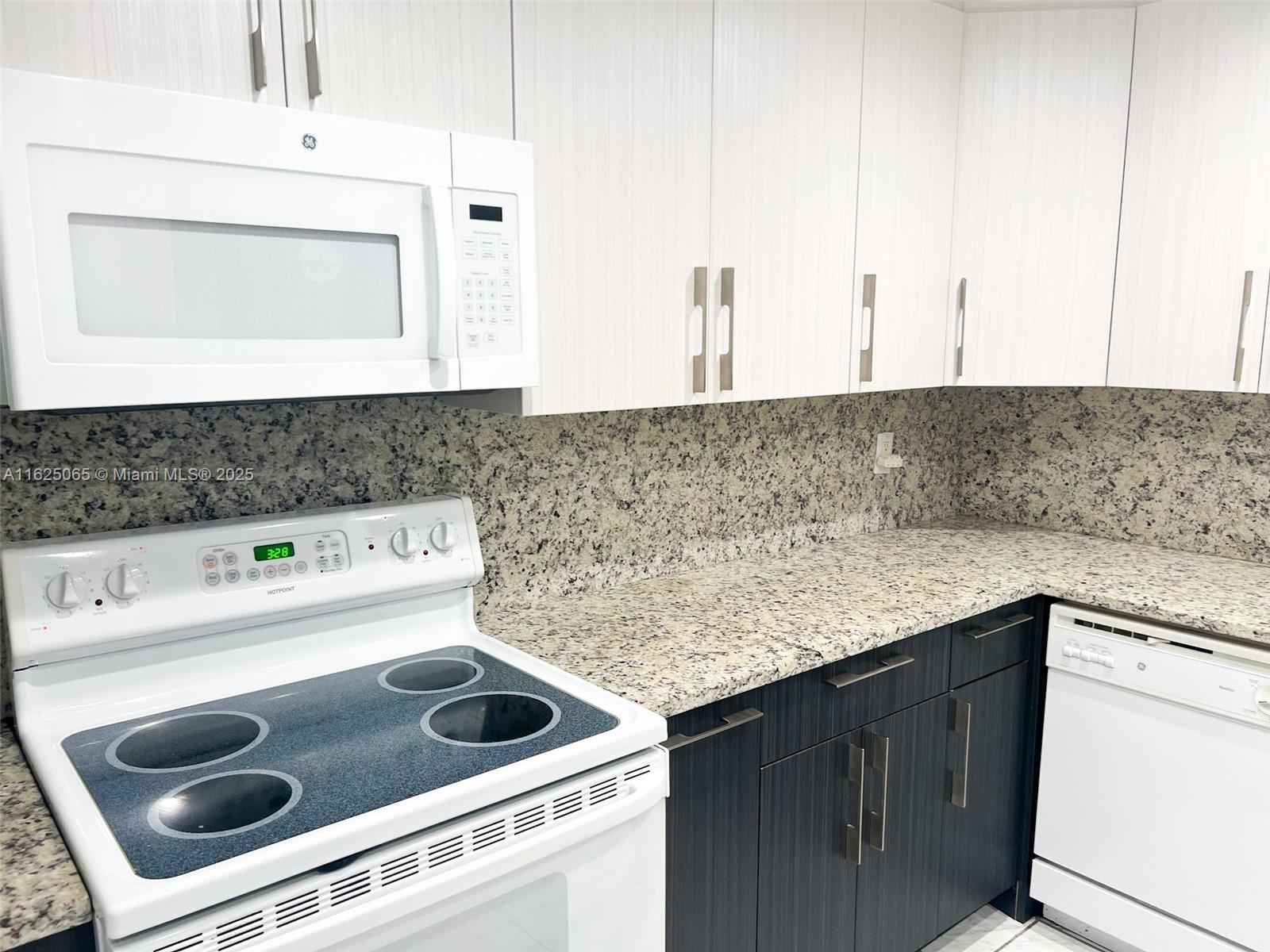 401 Golden Isles Dr 315 Property Photo 14