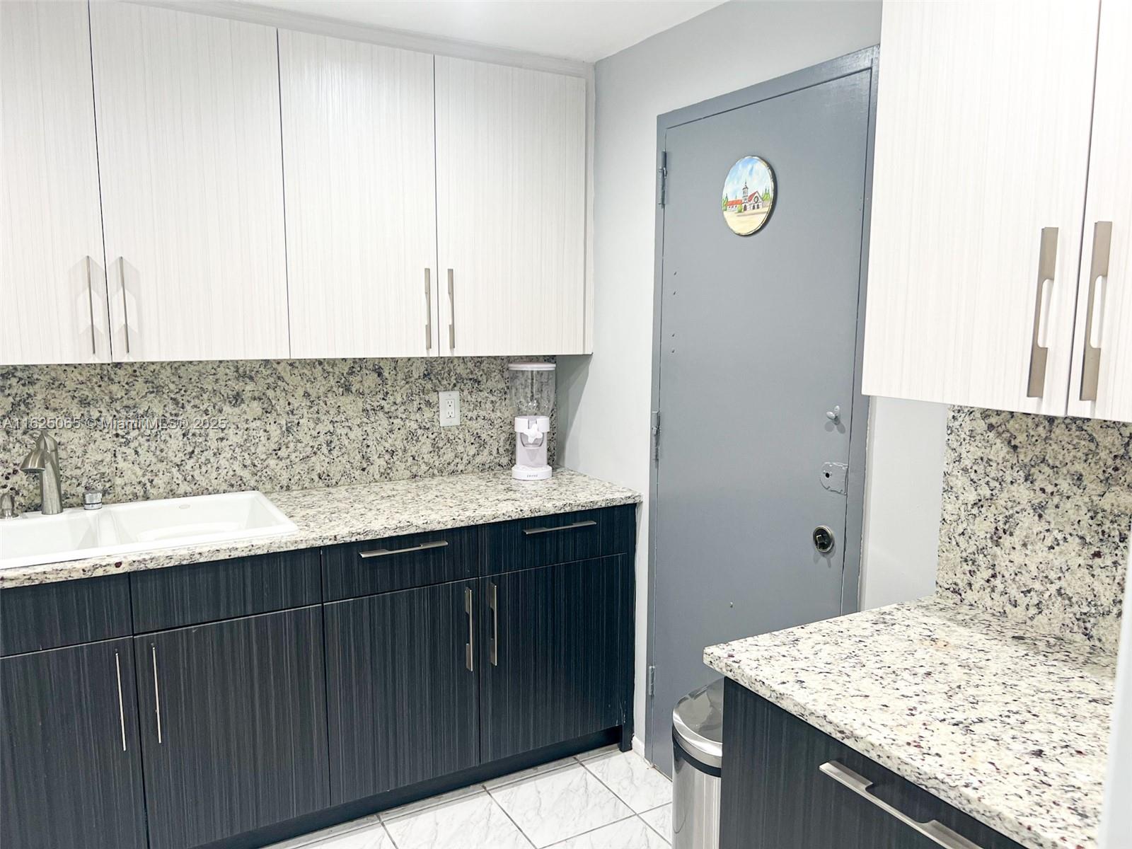 401 Golden Isles Dr 315 Property Photo 15
