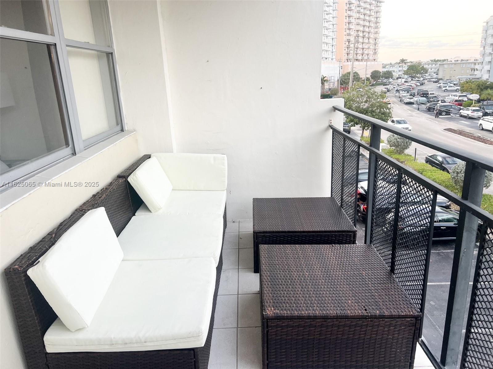 401 Golden Isles Dr 315 Property Photo 25