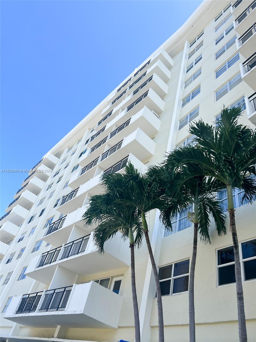 401 Golden Isles Dr 315 Property Photo 32