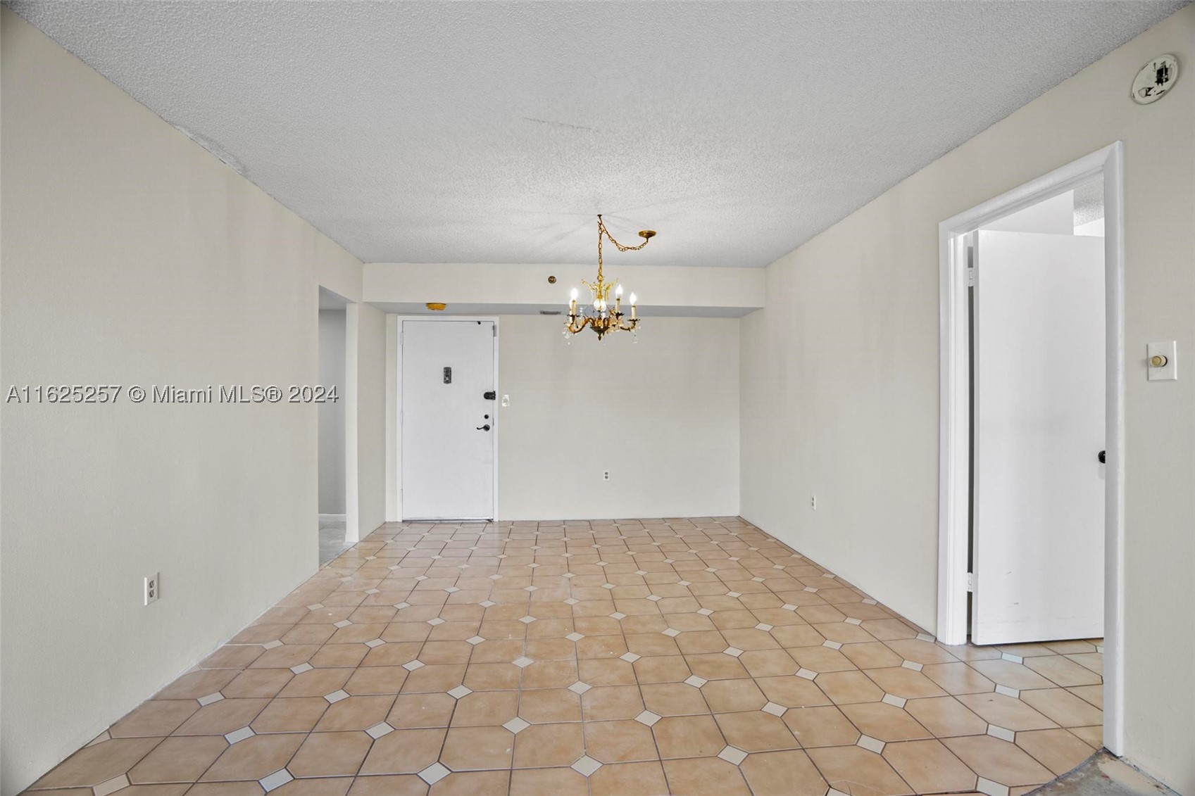 1000 Saint Charles Pl 522 Property Photo 7