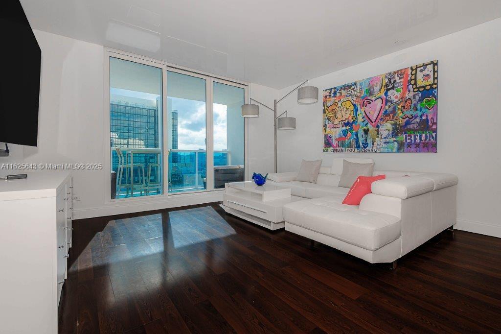 2301 Collins Ave 1204 Property Photo 6