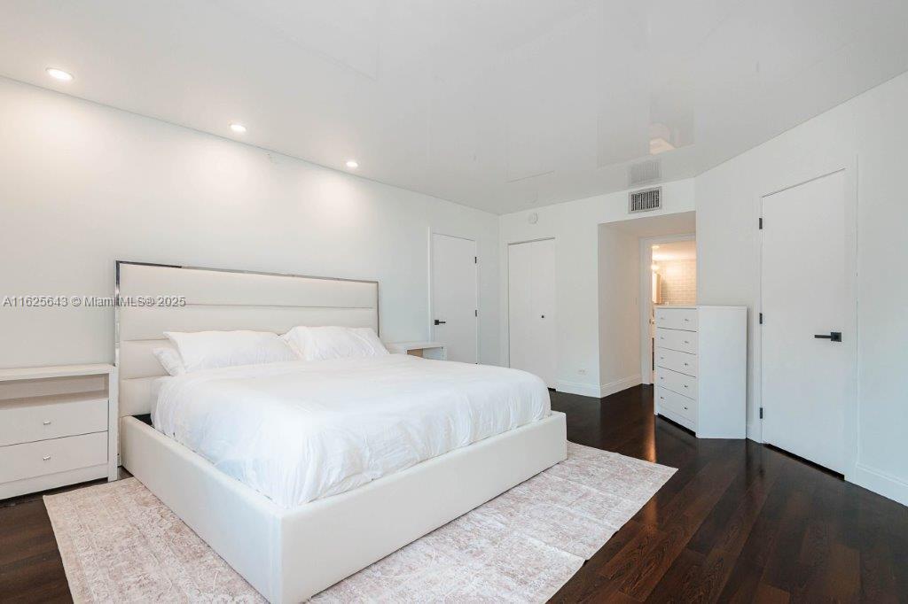 2301 Collins Ave 1204 Property Photo 21