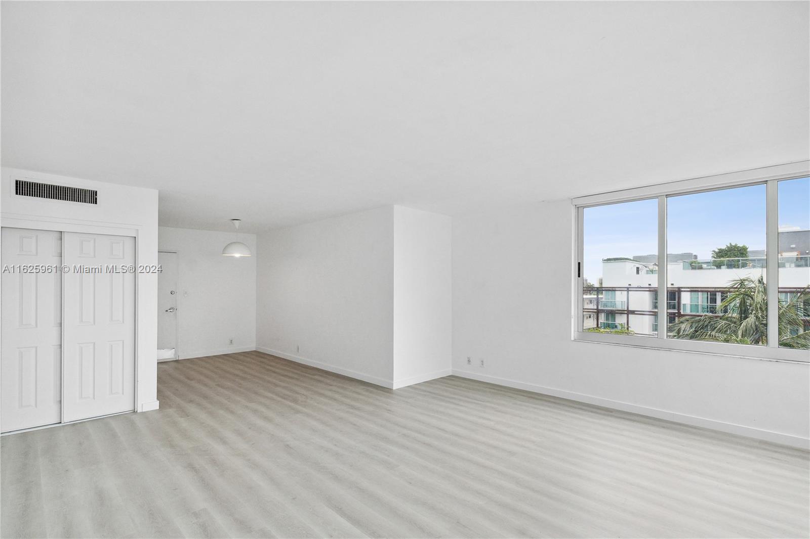 1200 West Ave 515 Property Photo 5
