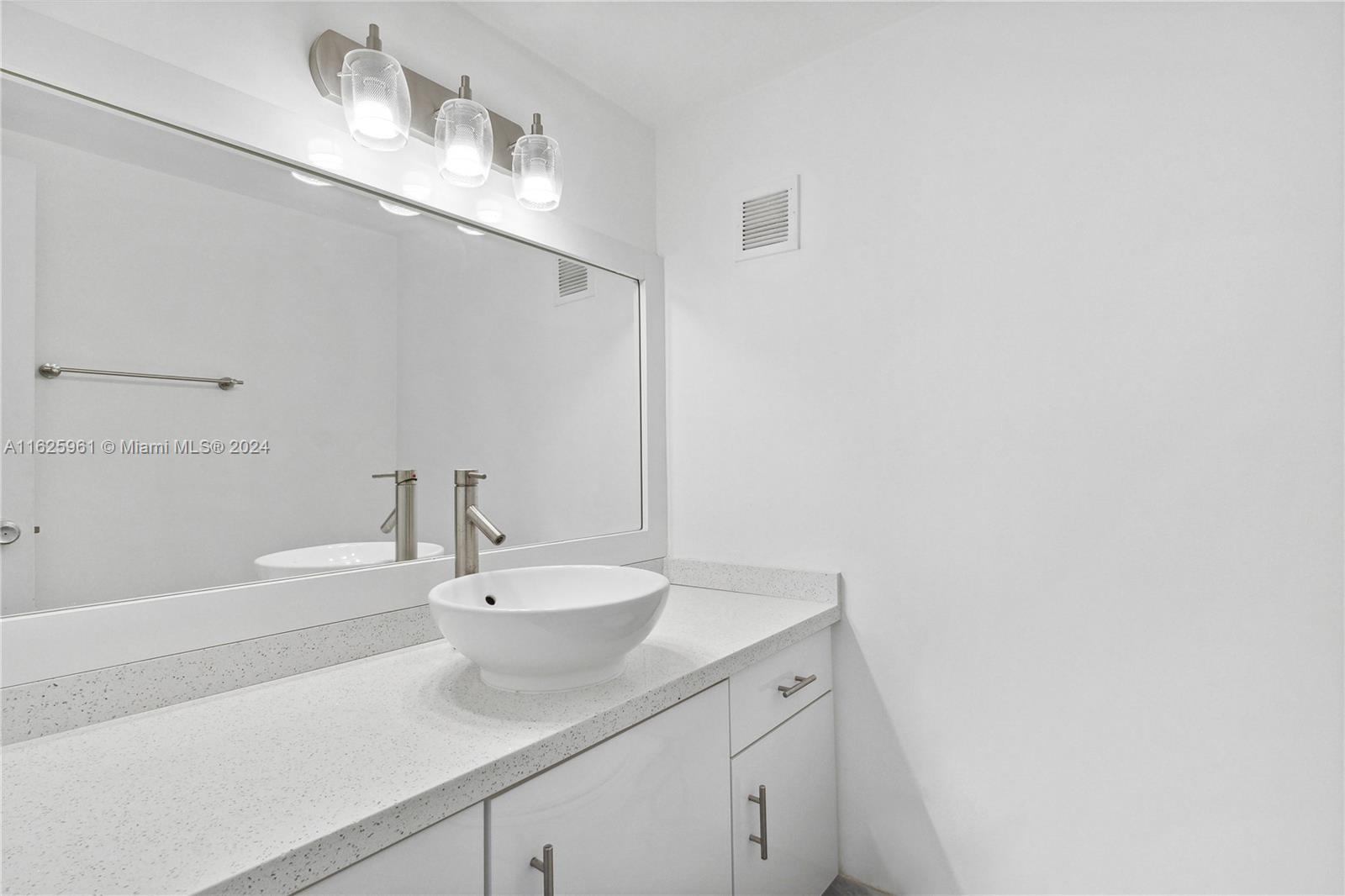 1200 West Ave 515 Property Photo 13
