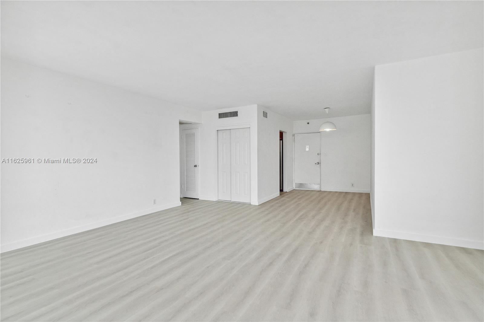 1200 West Ave 515 Property Photo 14
