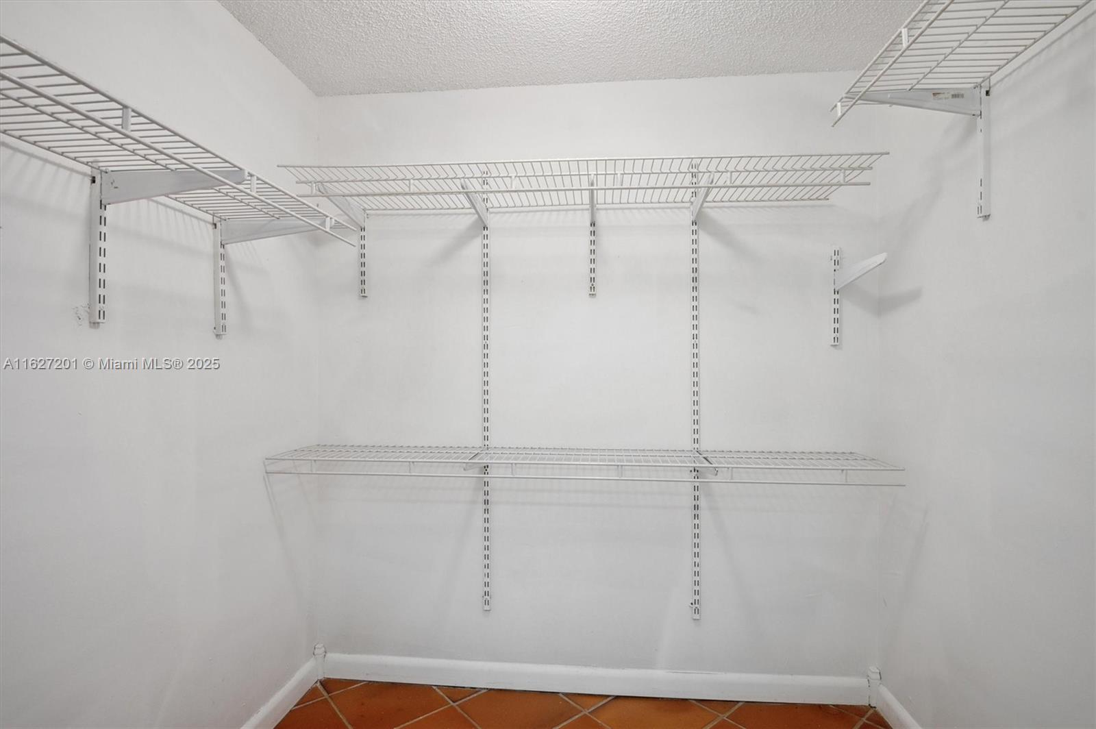 2305 S Cypress Bend Dr 104d Property Photo 12