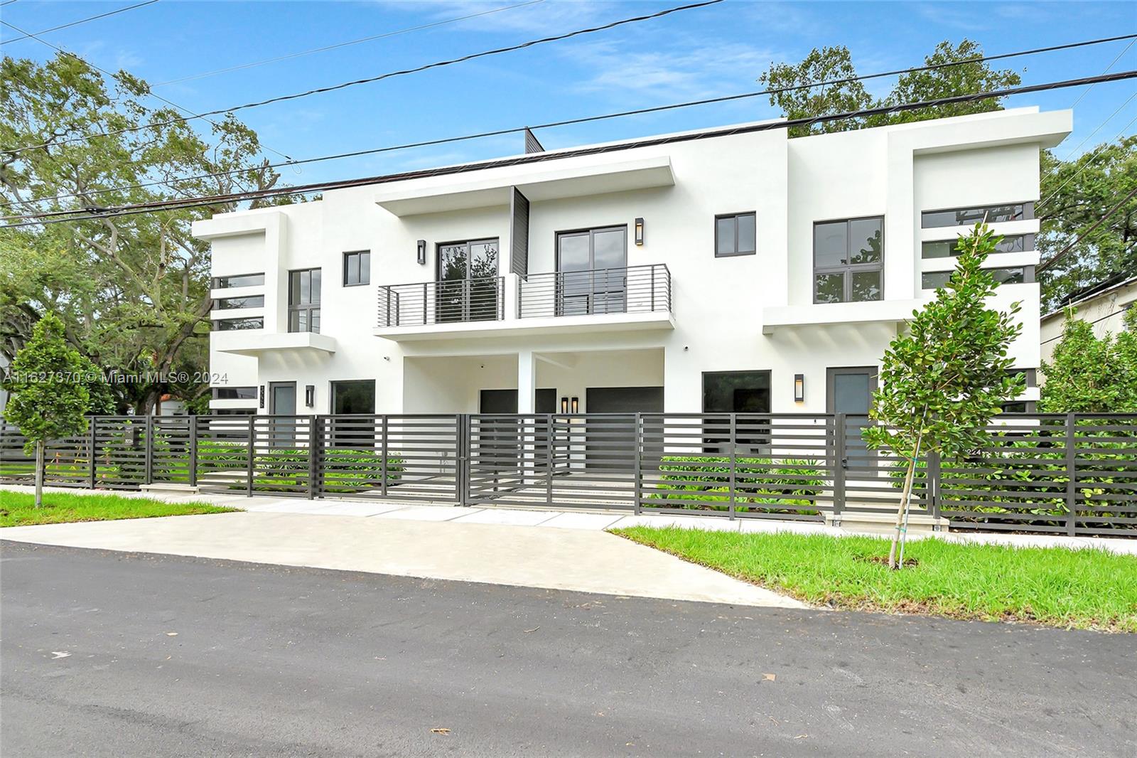 3224 Elizabeth St Property Photo 2