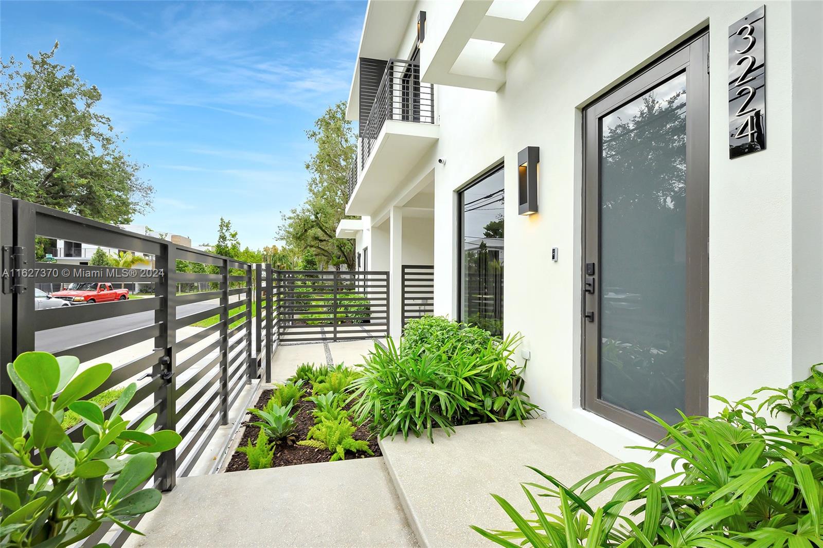 3224 Elizabeth St Property Photo 5