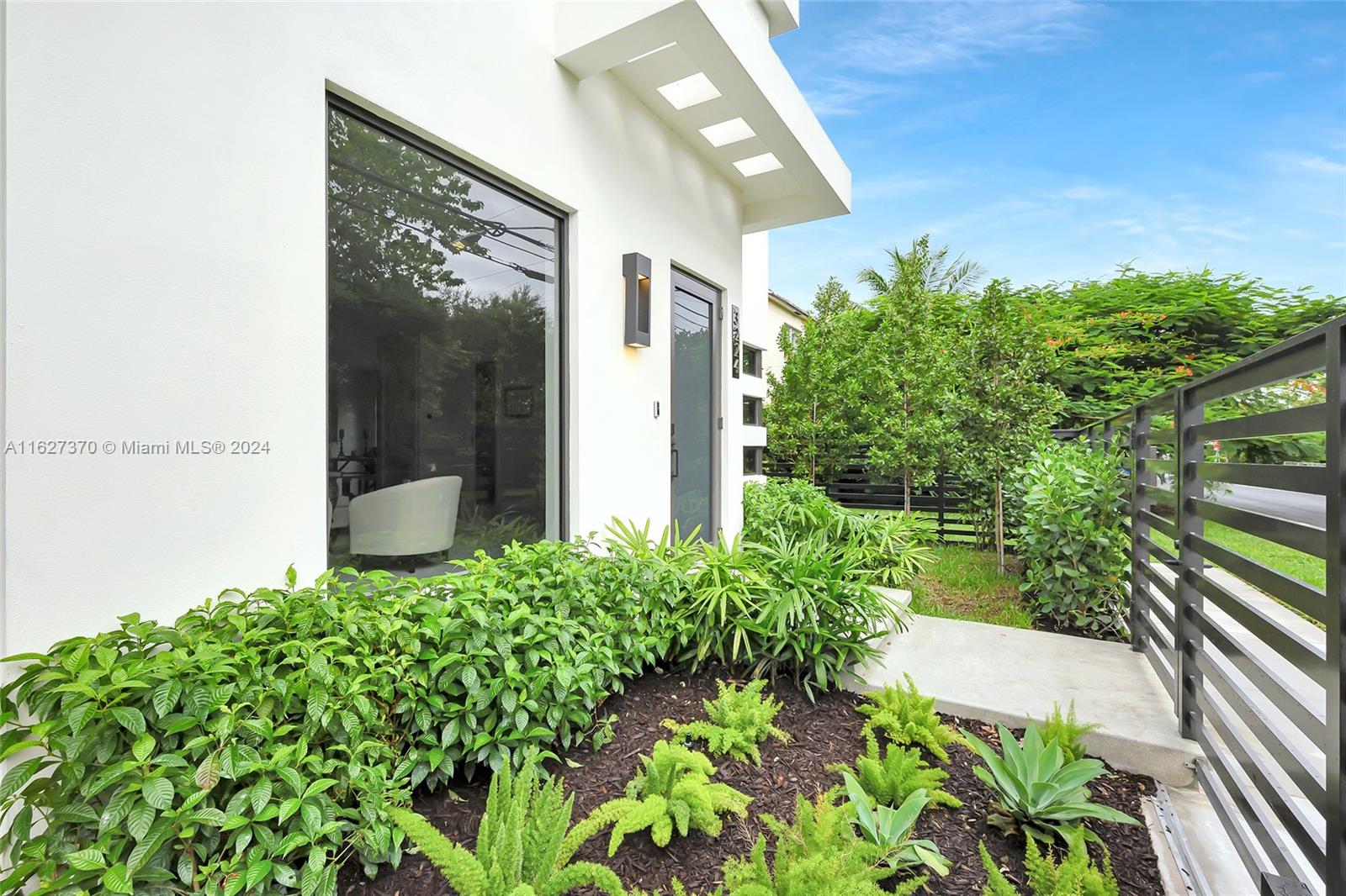 3224 Elizabeth St Property Photo 6