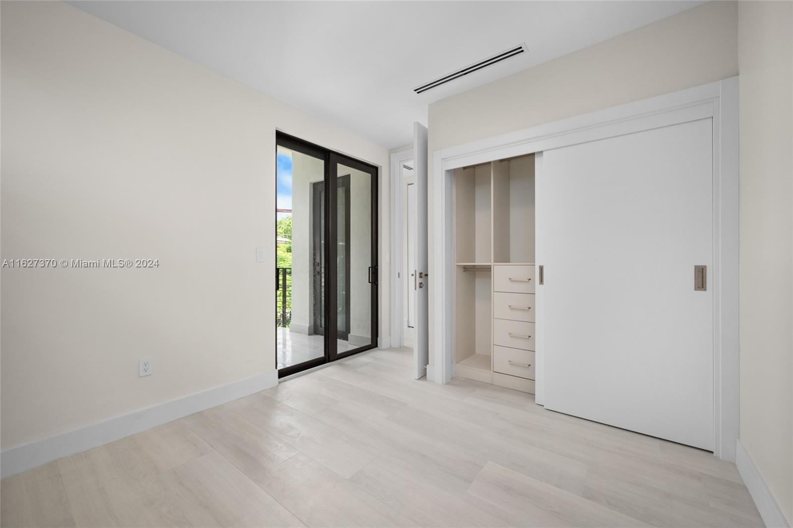 3224 Elizabeth St Property Photo 32