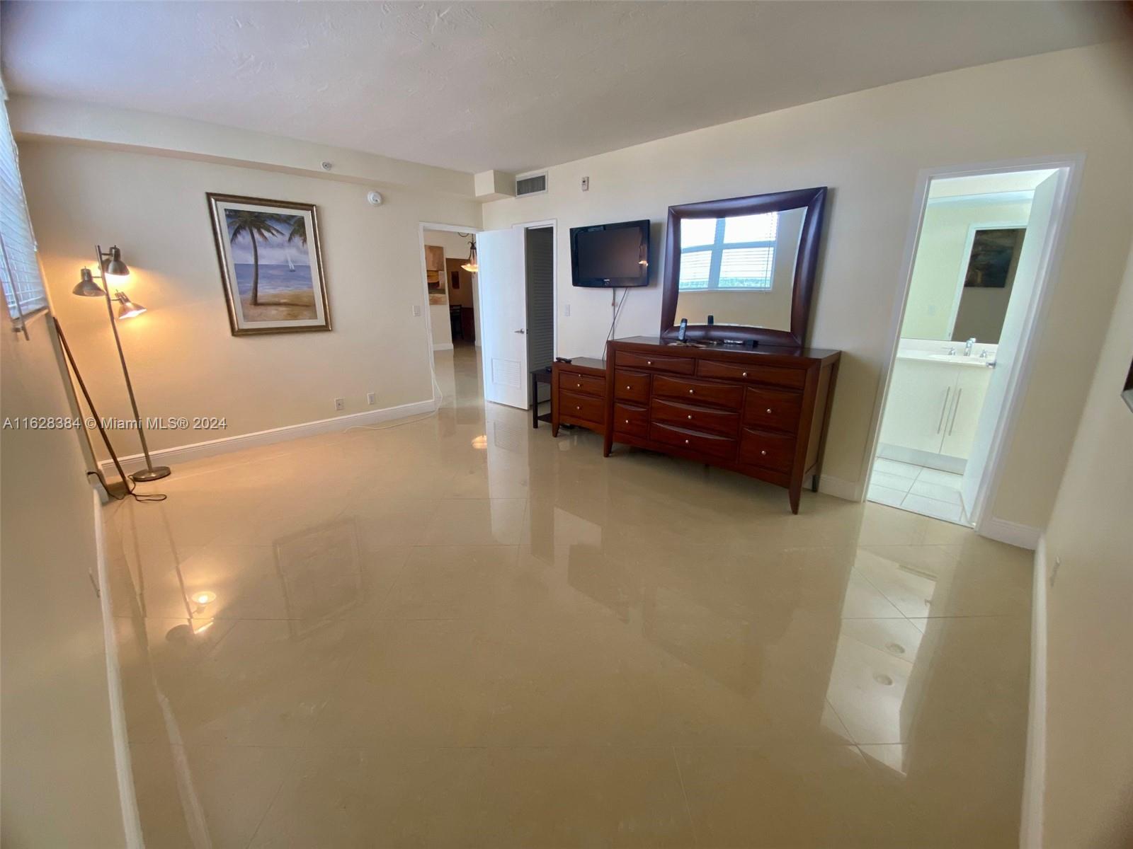 3001 S Ocean Dr 829 Property Photo 4
