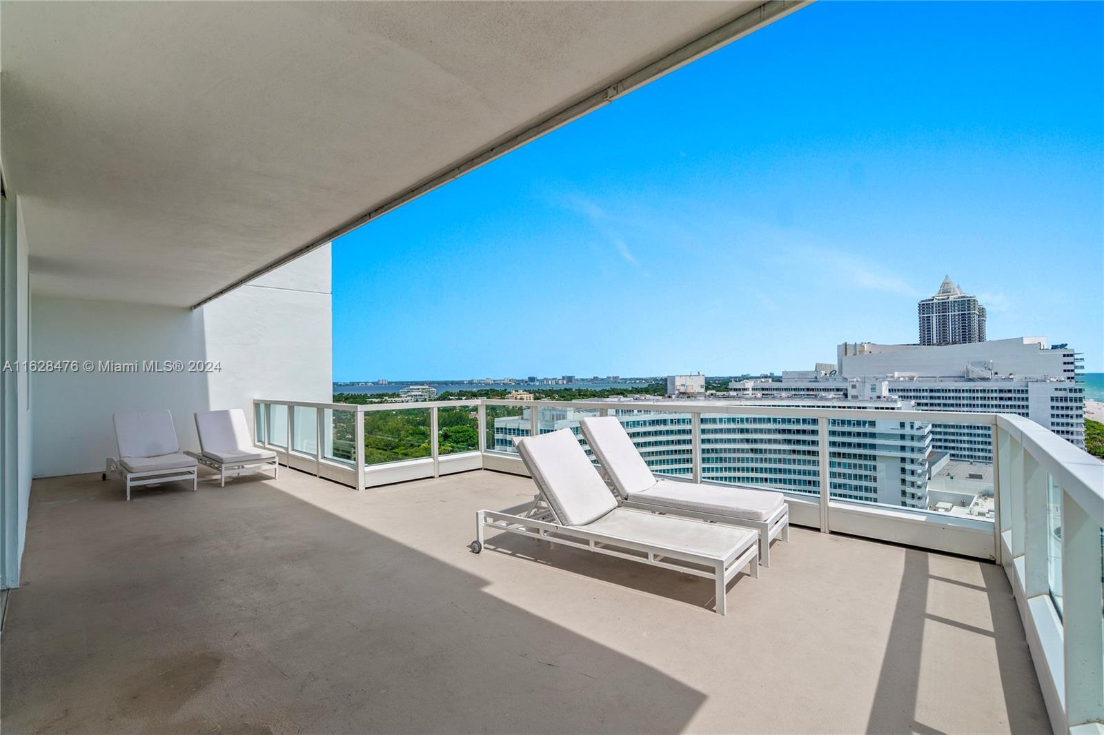 4391 Collins Ave 1809/1810 Property Photo 4