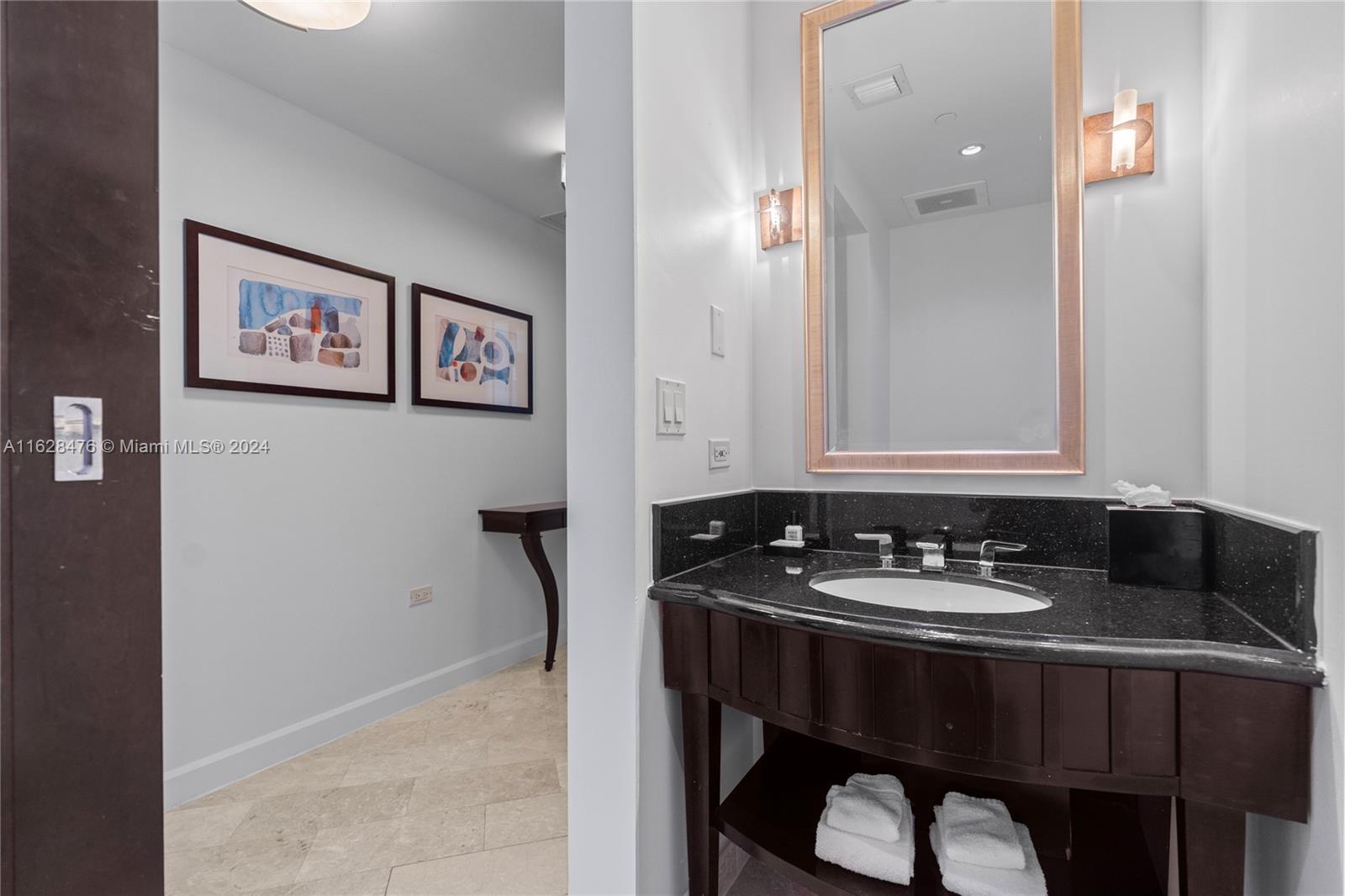 4391 Collins Ave 1809/1810 Property Photo 31