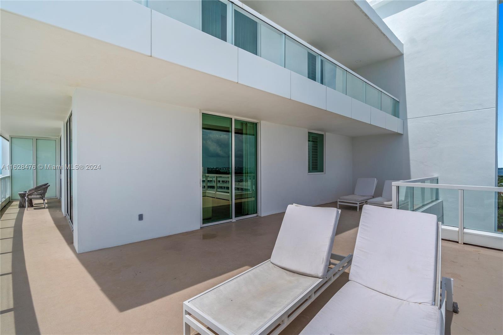 4391 Collins Ave 1809/1810 Property Photo 41