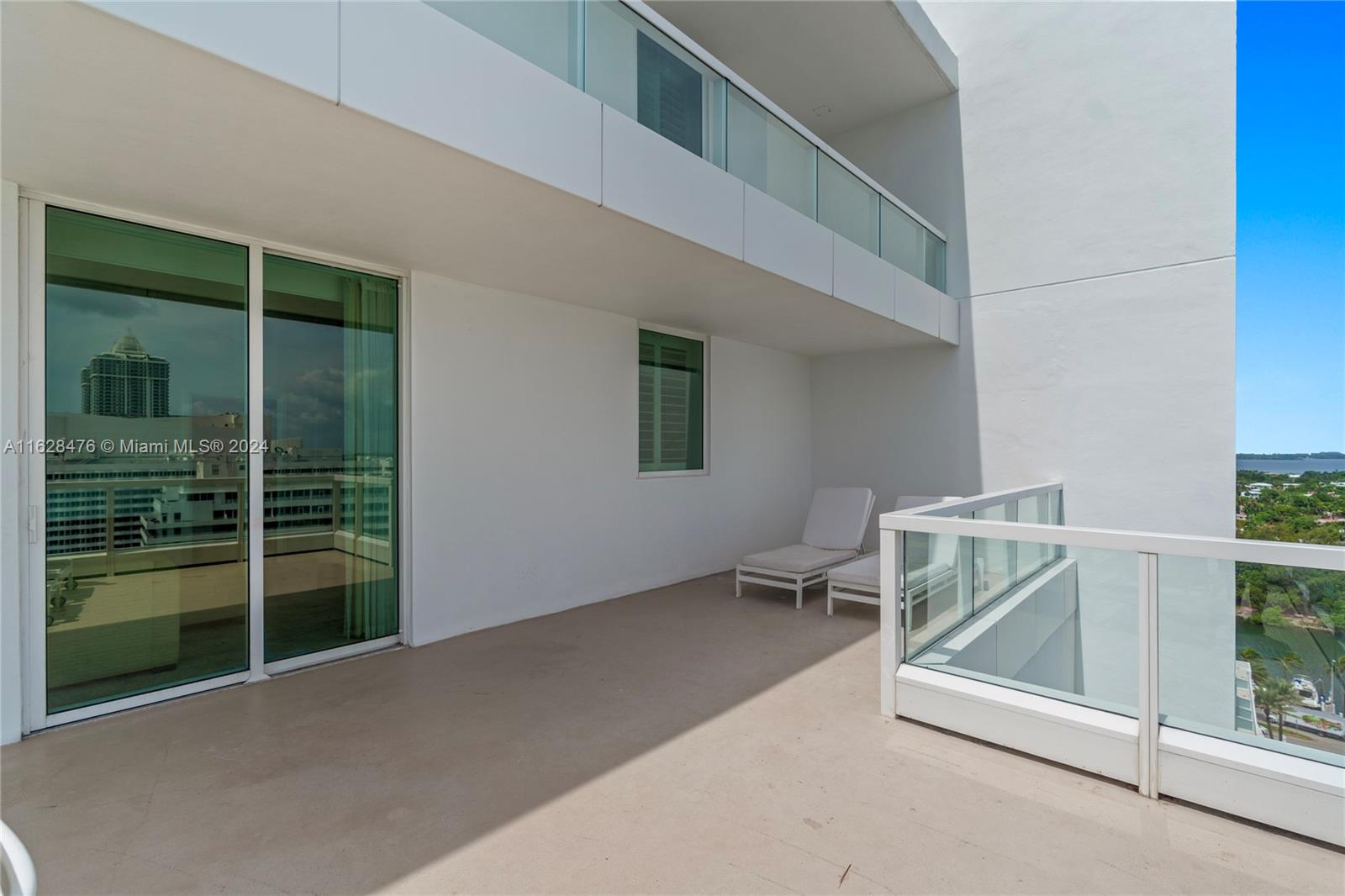 4391 Collins Ave 1809/1810 Property Photo 44