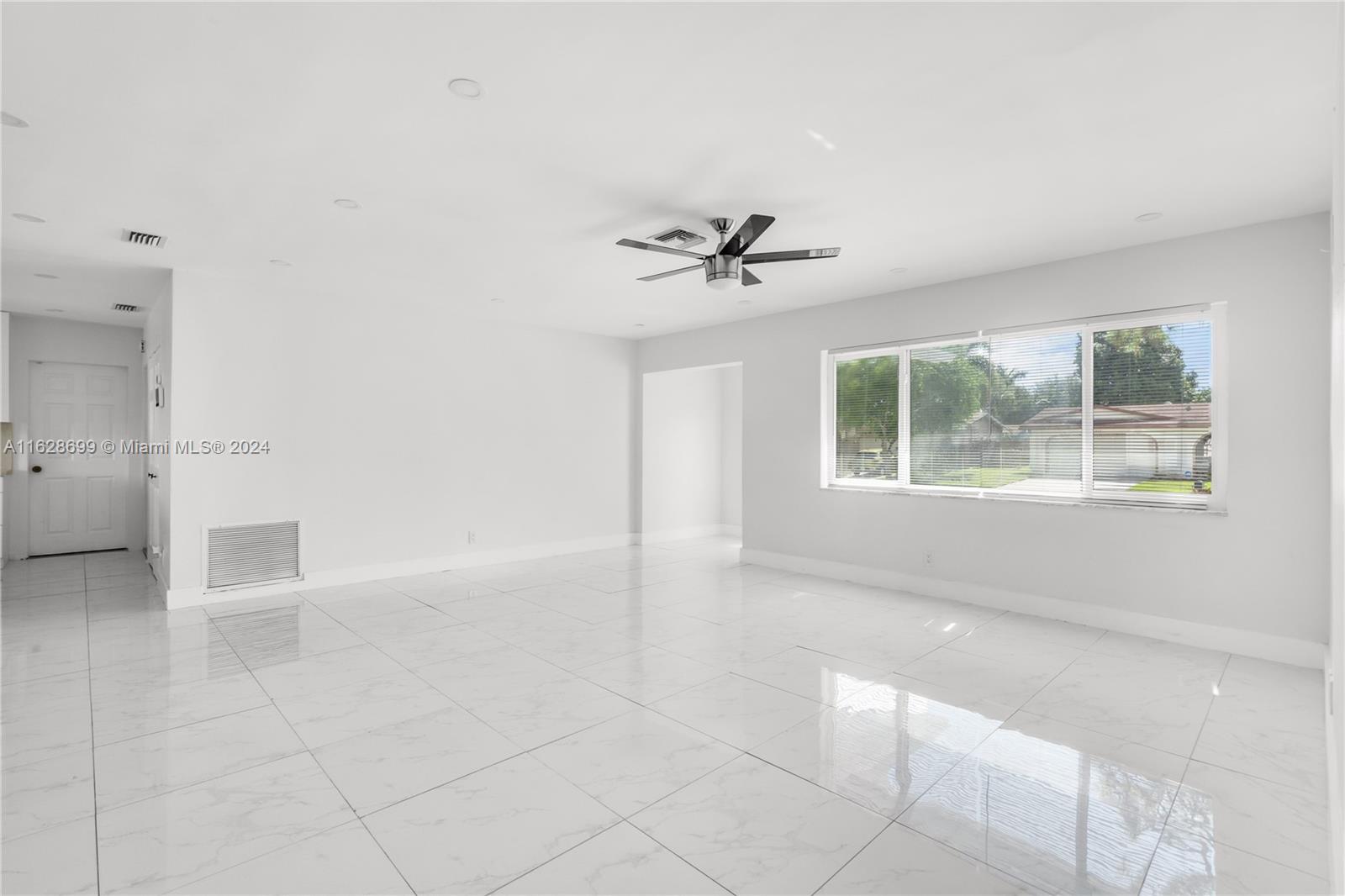 551 Nw 42nd Ave Property Photo 10
