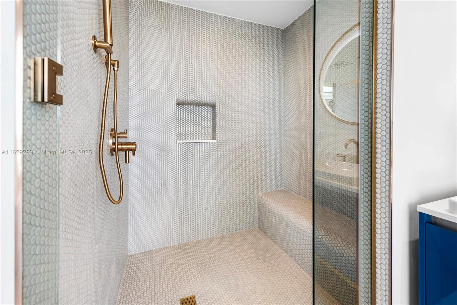 2678 Tigertail Ave 1706 Property Photo 12