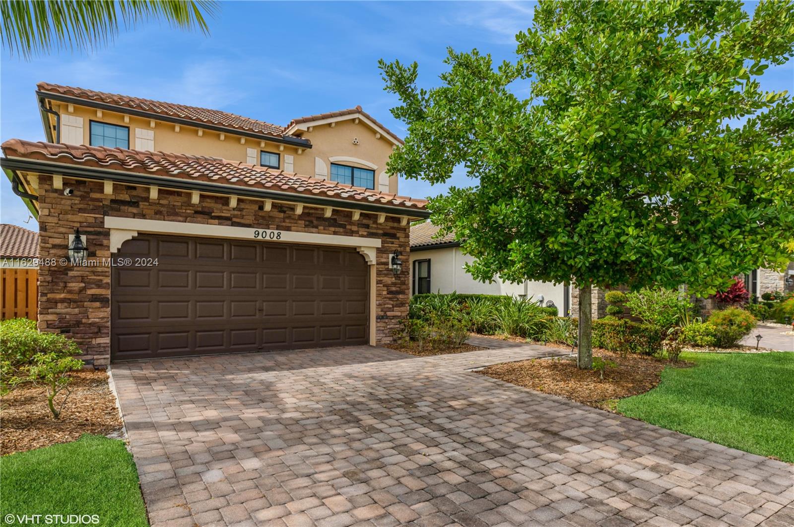 9008 Gulf Cove Dr Property Photo 1