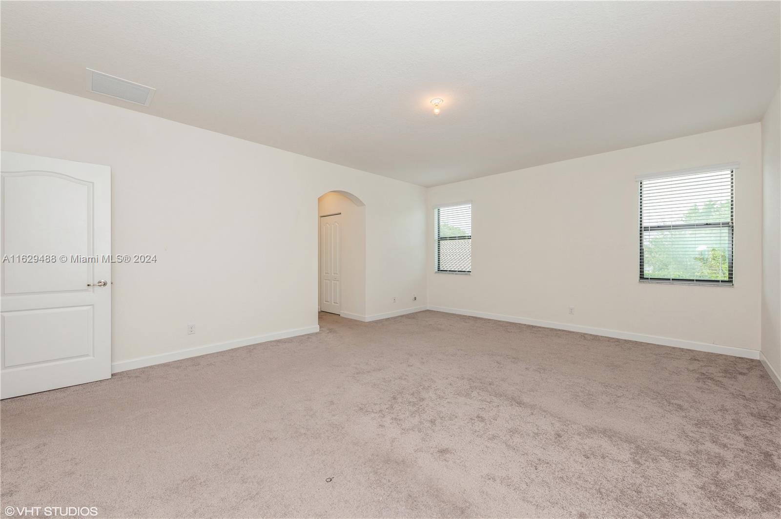 9008 Gulf Cove Dr Property Photo 8
