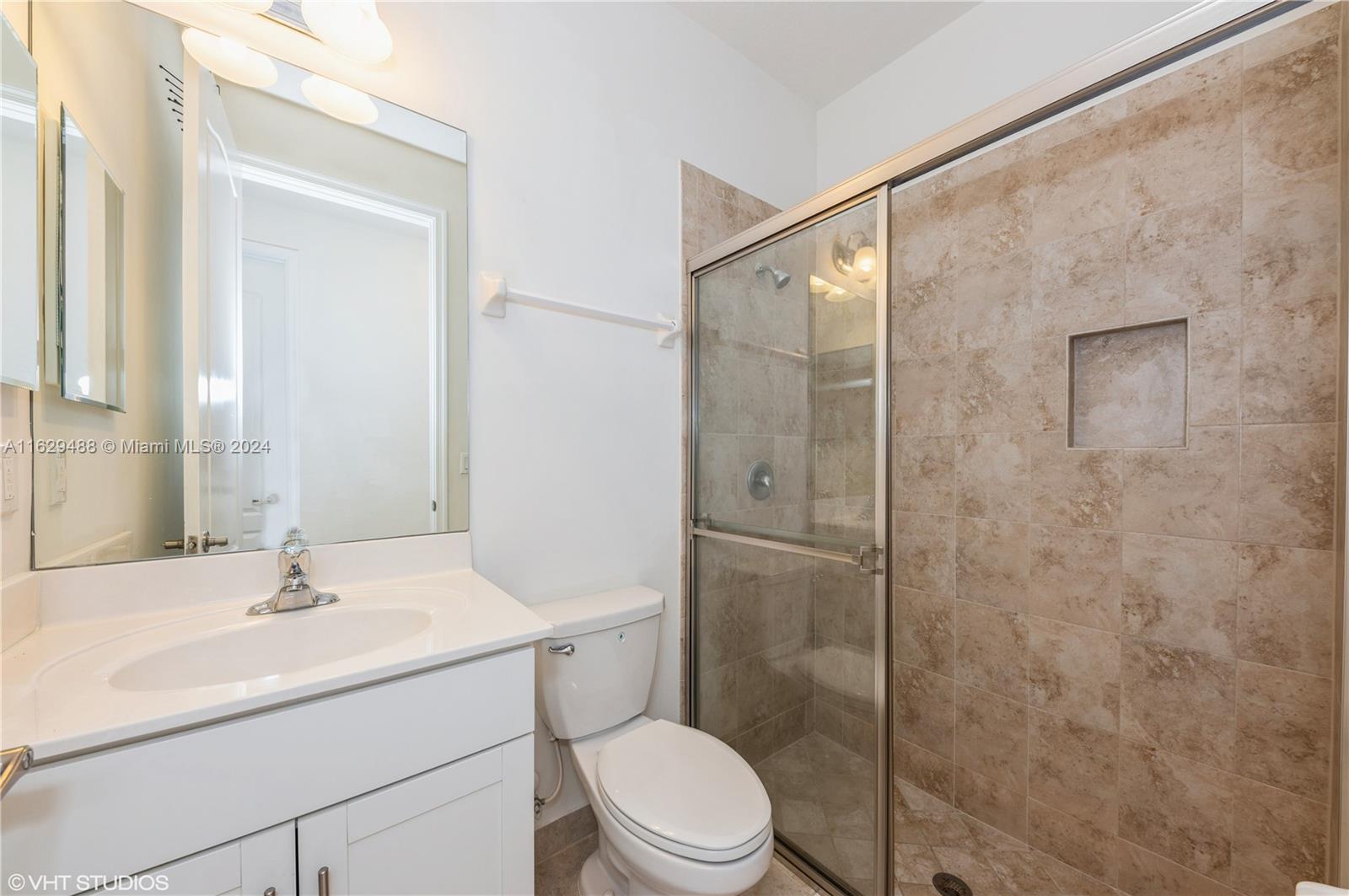 9008 Gulf Cove Dr Property Photo 10