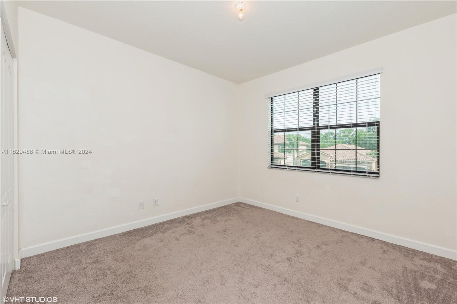 9008 Gulf Cove Dr Property Photo 11