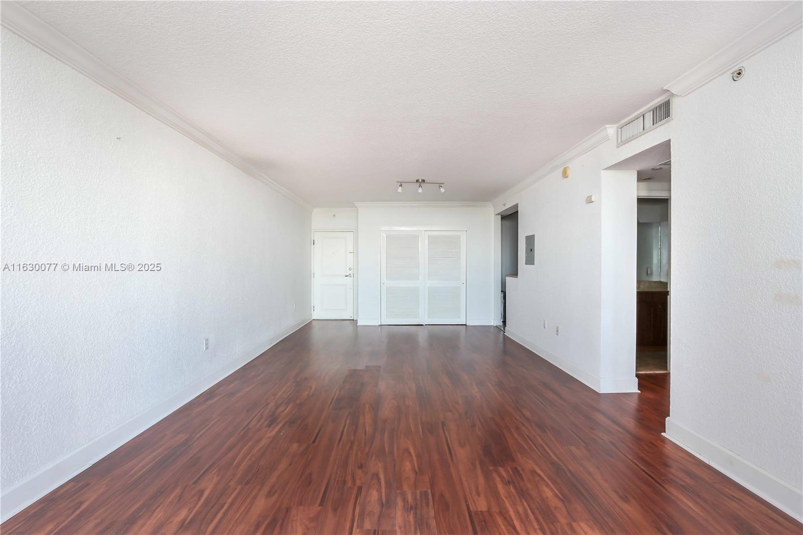 401 69 St 411 Property Photo 5