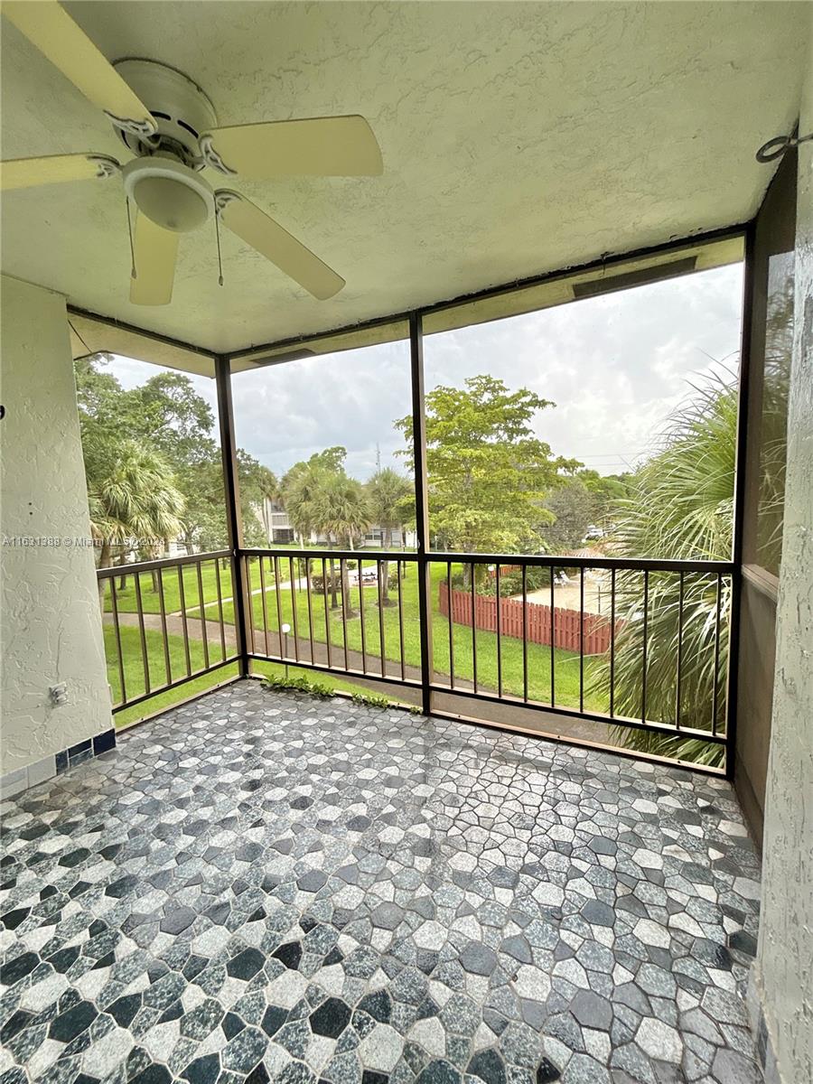 7480 Nw 17th St 305 Property Photo 12