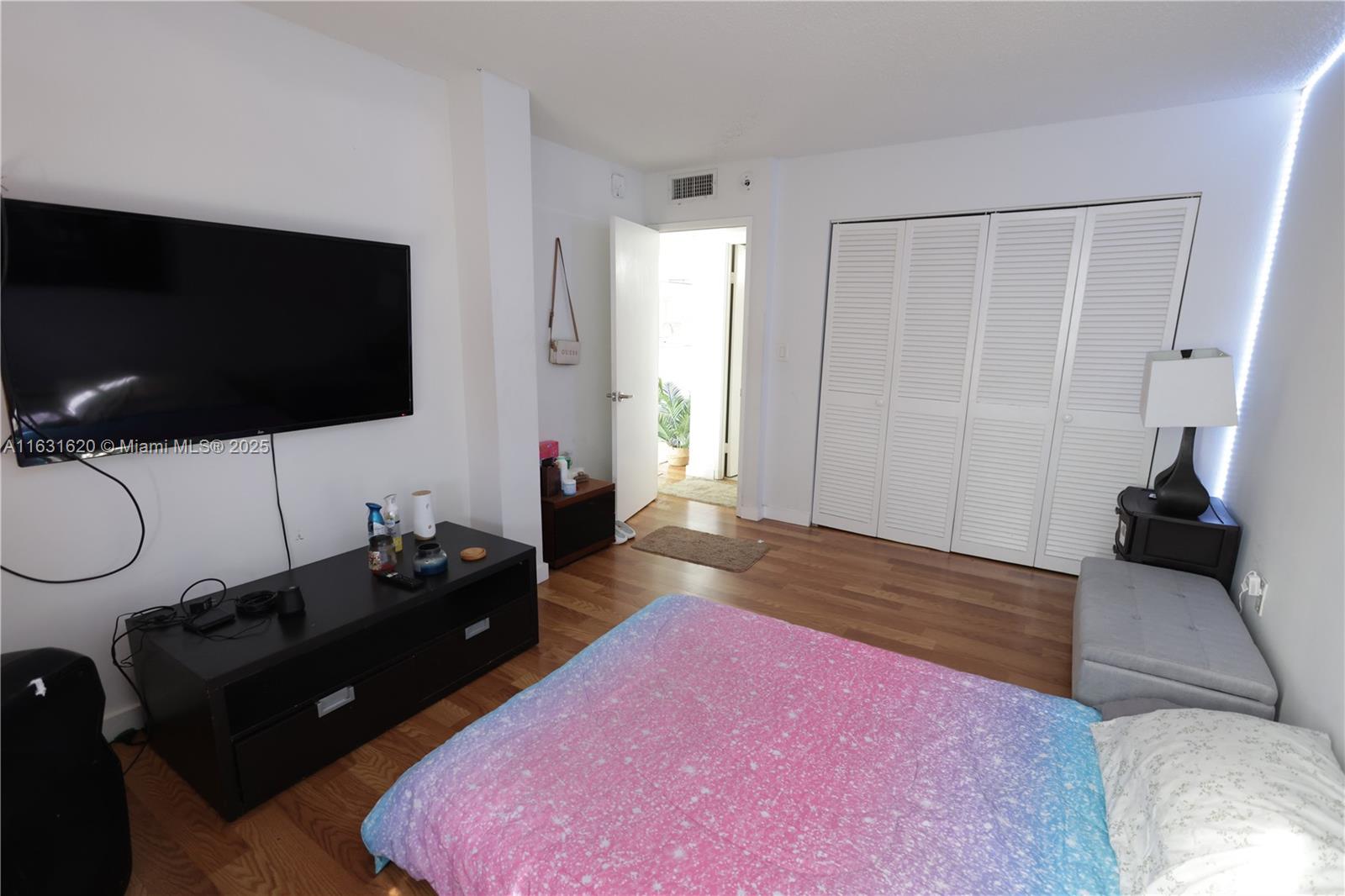 1750 Ne 191st St 523-e Property Photo 7