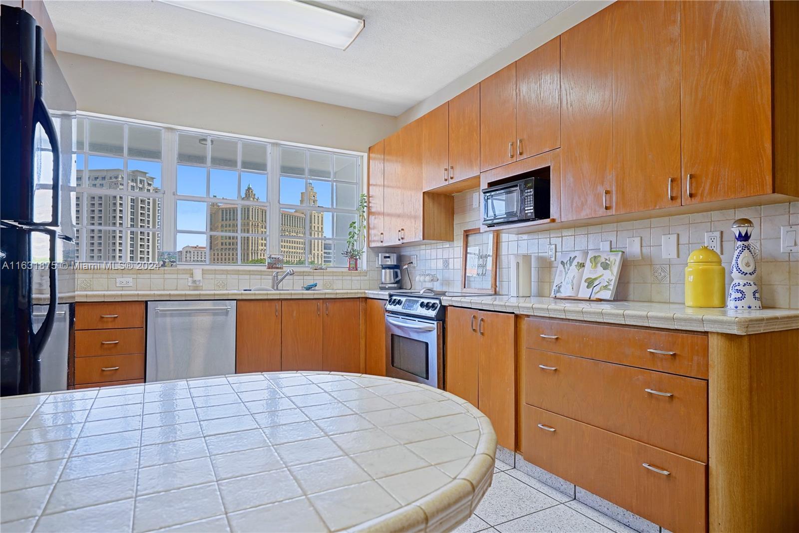 49 Majorca Ave 501 Property Photo 5
