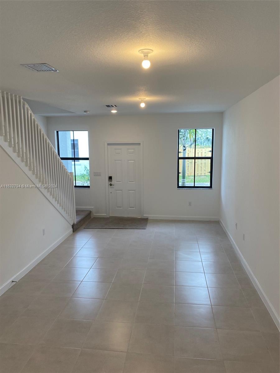 2831 Sw 16th Ter 2831 Property Photo 4