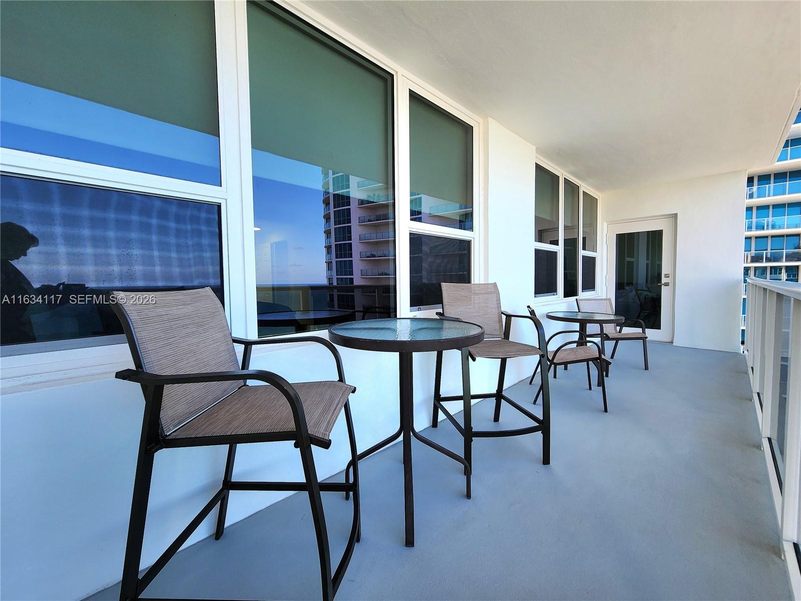 3505 S Ocean Dr 1406 Property Photo 3