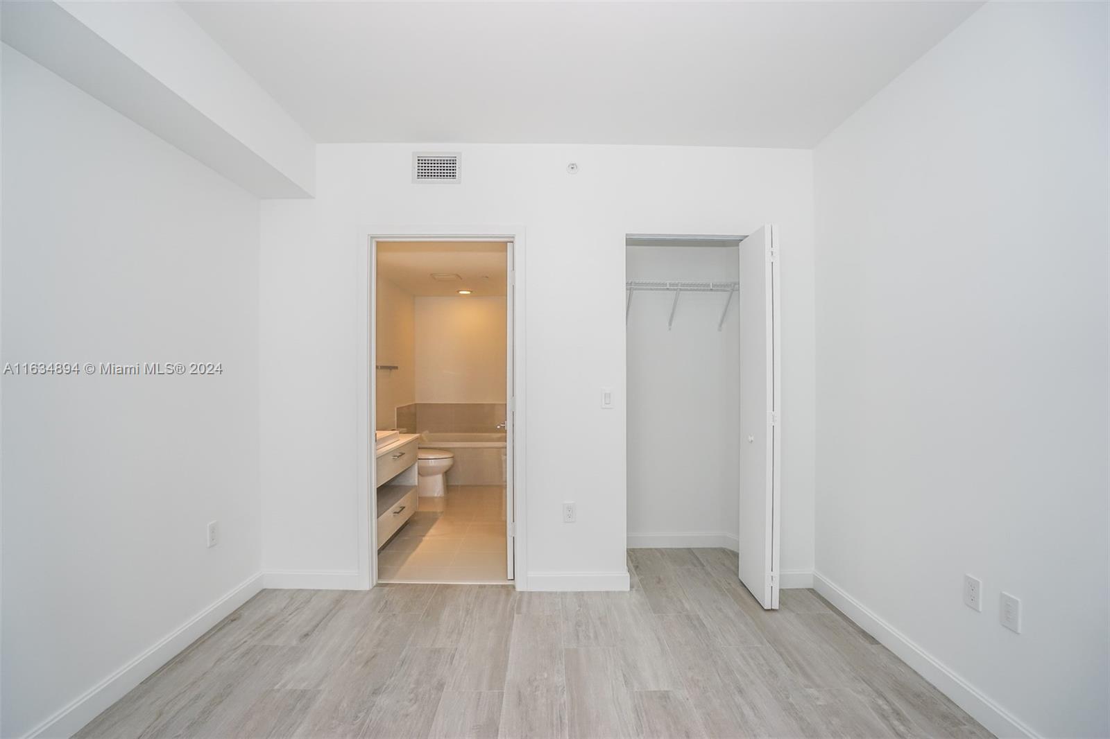 55 Sw 9th St 2108 Property Photo 10