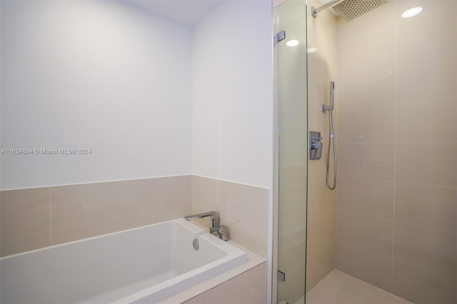 55 Sw 9th St 2108 Property Photo 12