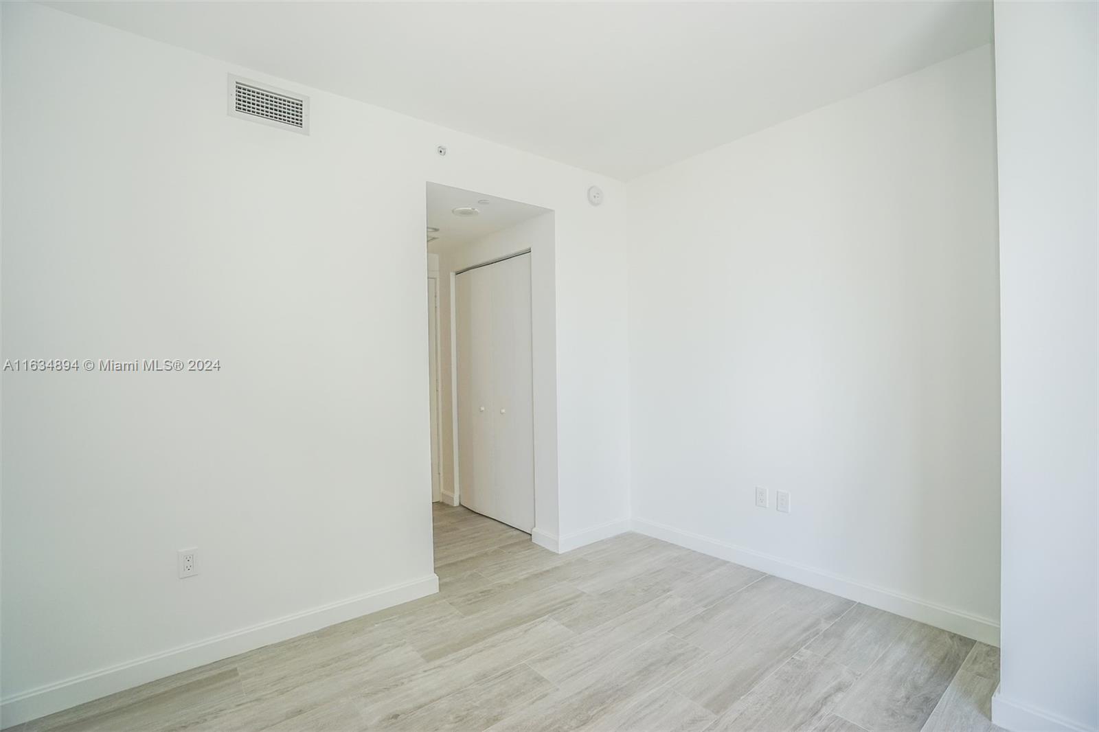 55 Sw 9th St 2108 Property Photo 18