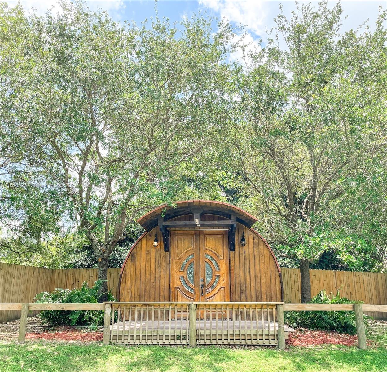 A11635423 Property Photo 11