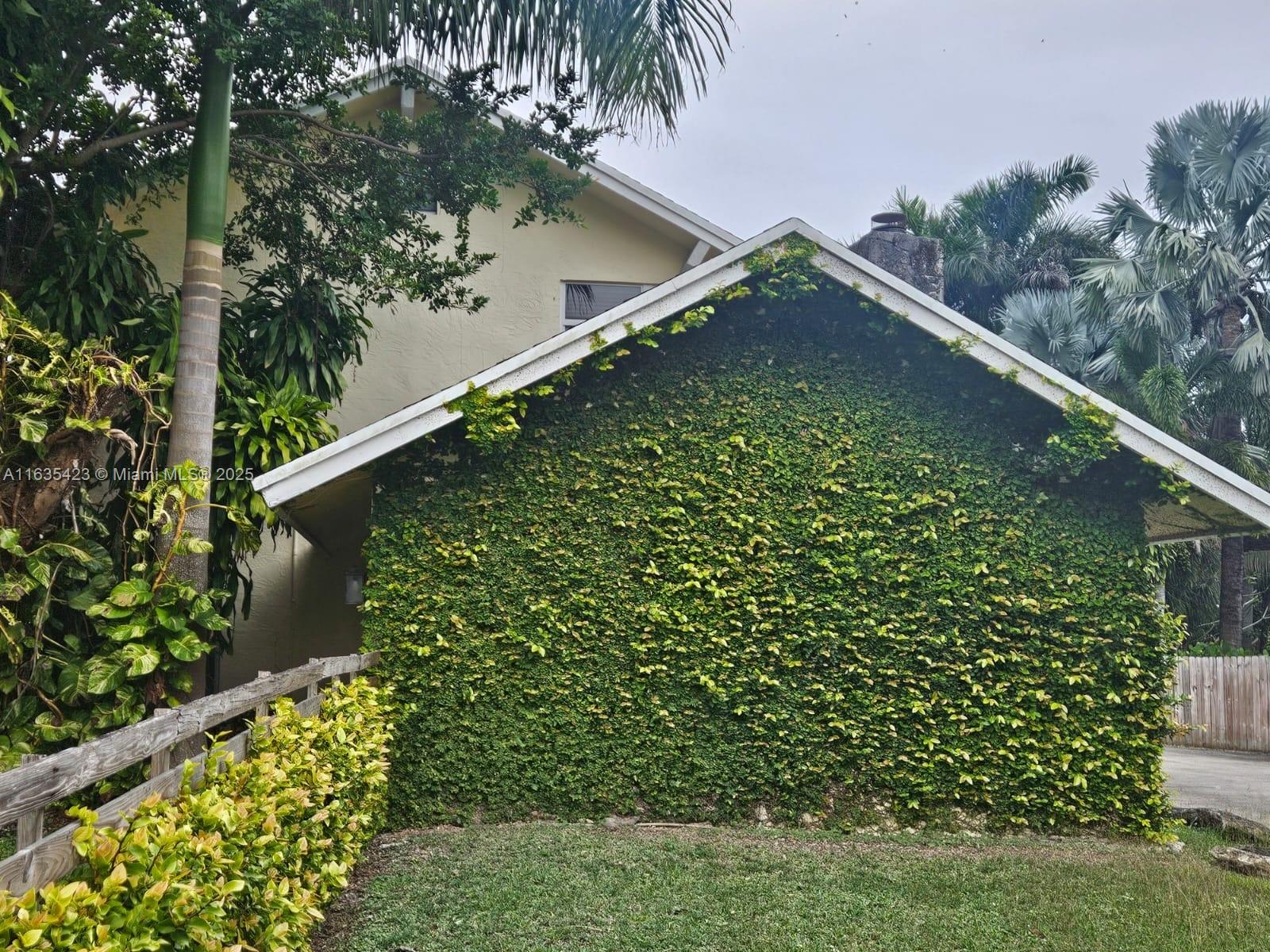 A11635423 Property Photo 25