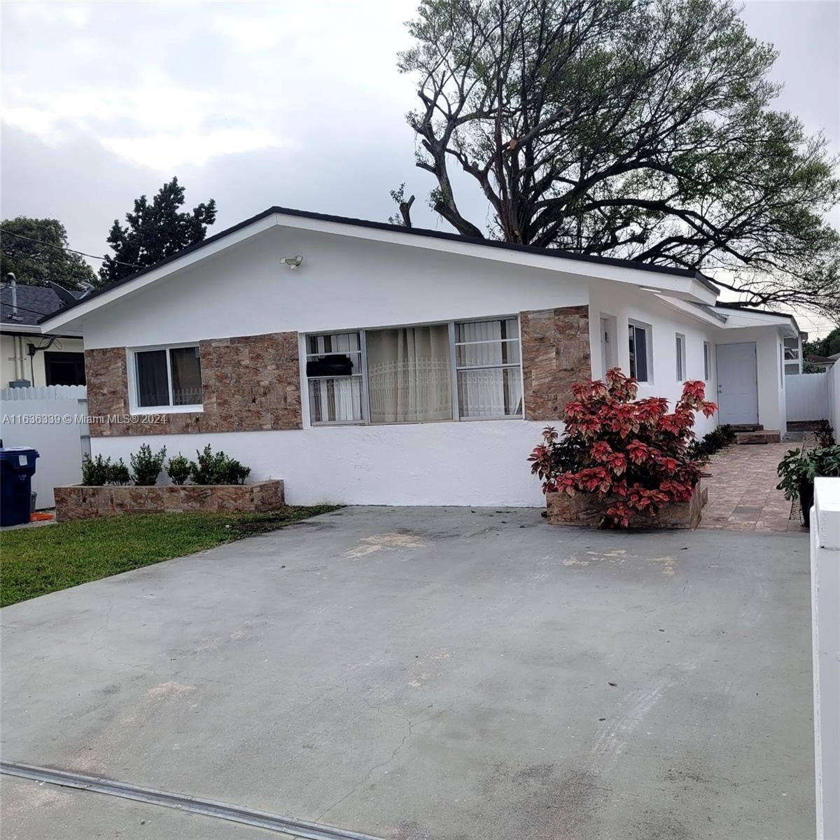 2126 Nw 47th Ter Property Photo