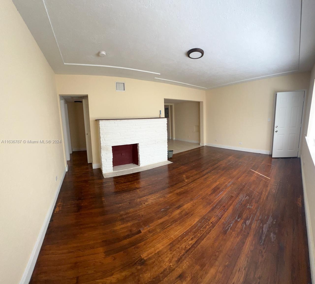 851 80 St 1 Property Photo 5
