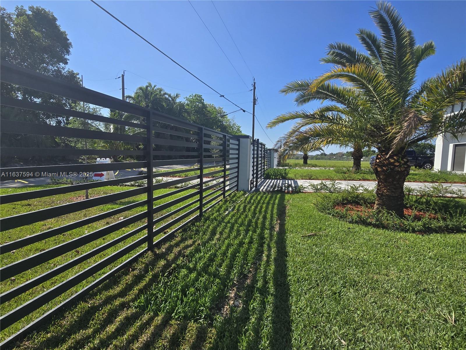 23840 Sw 209th Pl Property Photo 6