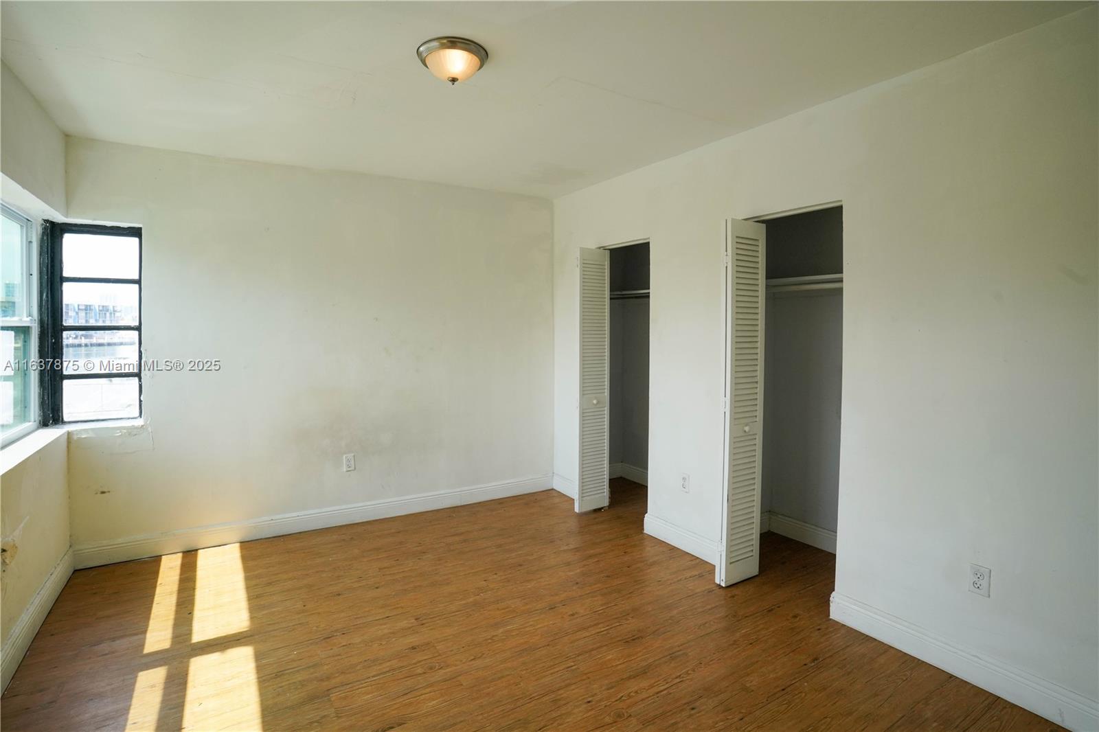 8321 Crespi Blvd Property Photo 22